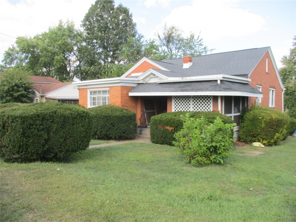 Foote St, Conway, PA 15027