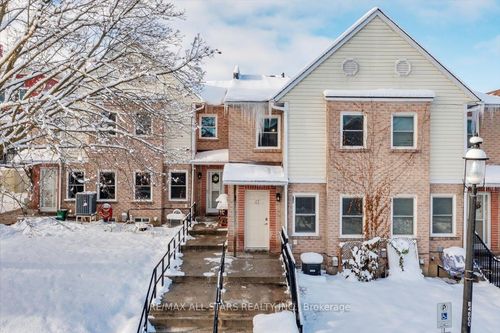 {{alt}} | Card Image