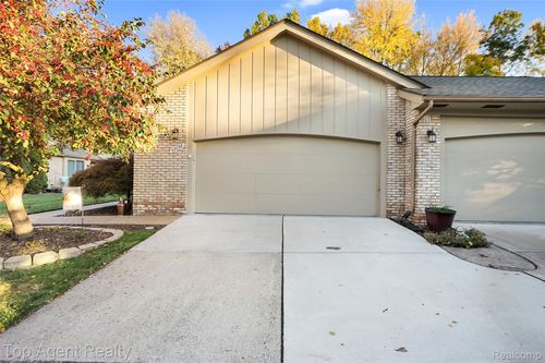 43058 W Kirkwood Dr, Clinton Township, MI, 48038-1221 | Card Image