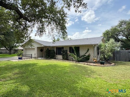 103 Northwood Dr, Cuero, TX, 77954-5007 | Card Image