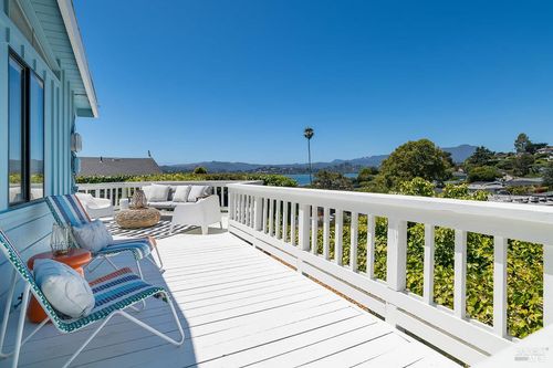700 Hilary Dr, Tiburon, CA, 94920-1422 | Card Image