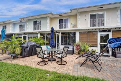 8 - 2500 Ne 36th St, Townhouse with 2 bedrooms, 2 bathrooms and null parking in Lighthouse Point FL | Image 1