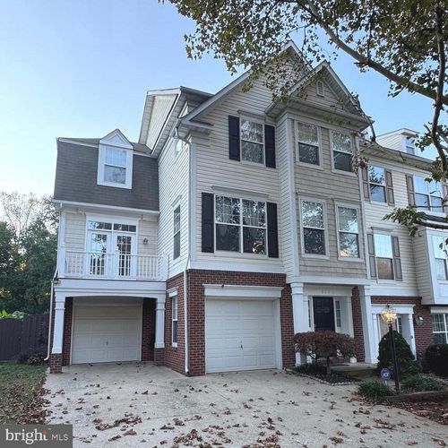 8230 Frog Hollow Ct, MANASSAS, VA, 20111-5259 | Card Image