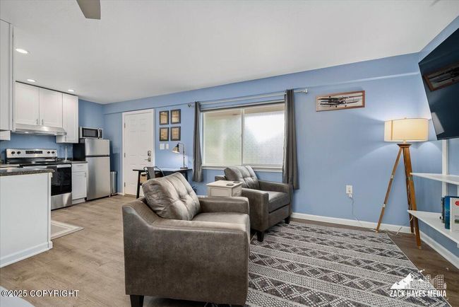 Unit 5-living area | Image 45
