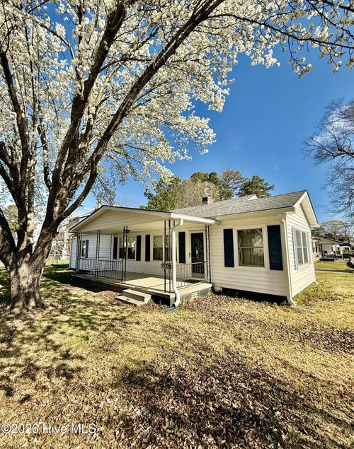 4146 East Pine Street, Farmville, NC, 27828 | Card Image