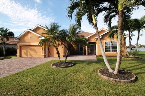 2086 Grove Dr, NAPLES, FL, 34120-7574 | Card Image