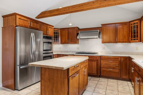 54 Union Rd, Stratham, NH, 03885-2422 | Card Image