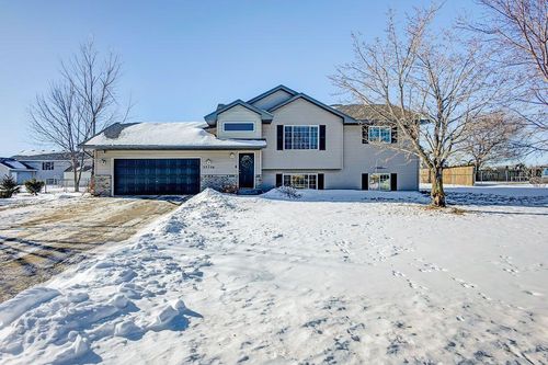 37728 Hawthorne Ave, North Branch, MN, 55056-5963 | Card Image