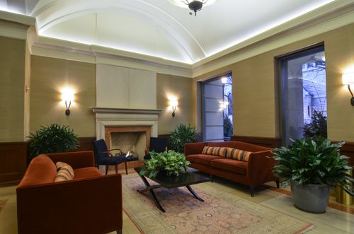 2102-25 E Superior St, Chicago, IL, 60611-2578 | Card Image