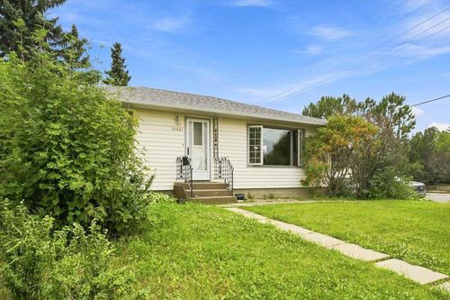 10281 111 Ave, Grande Prairie, AB, T8V1T7 | Card Image