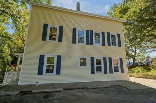 1 Cray St, Cumberland, RI, 02864-5306 | Card Image