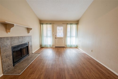 320-806 W 24th St, Austin, TX, 78705-4725 | Card Image