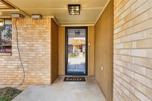 105 Village Oaks Drive, Oklahoma City, OK, 73130 | Card Image