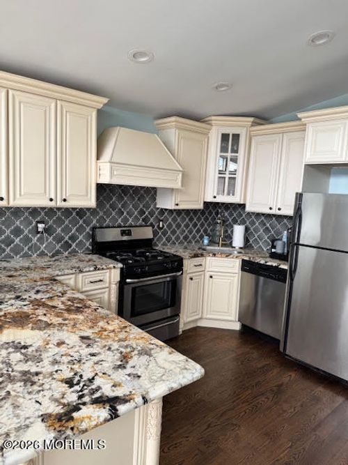 328 Maria Dr, Toms River, NJ, 08753-2441 | Card Image