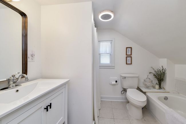 622 Illinois St, Home with 2 bedrooms, 1 bathrooms and null parking in Geneva IL | Image 16
