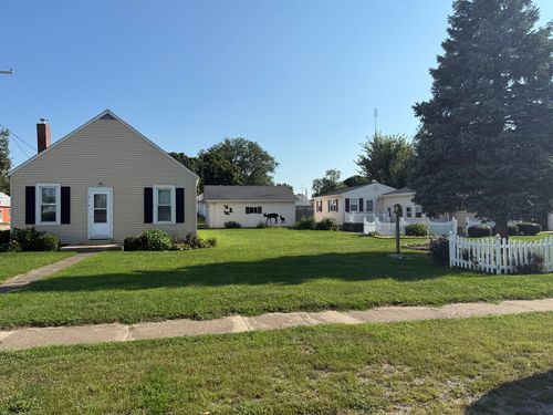 219 E 1st St, Cedar Point, IL, 61316 | Card Image