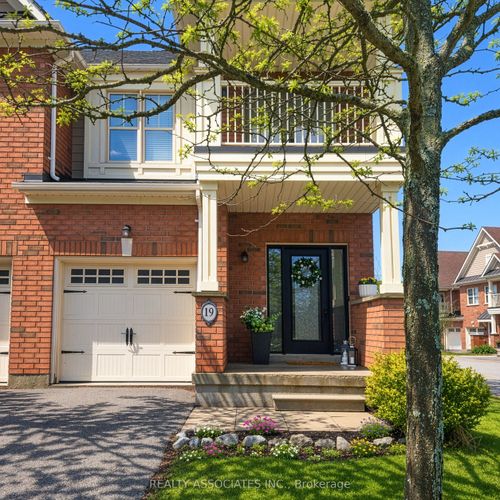 19 Bearings Ave, Stouffville, ON, L4A0W6 | Card Image