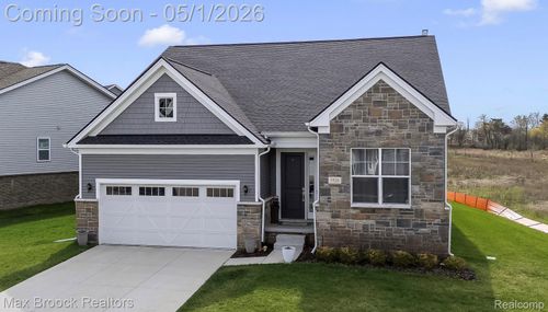 5526 Helmsdale Blvd, West Bloomfield, MI, 48322-1110 | Card Image