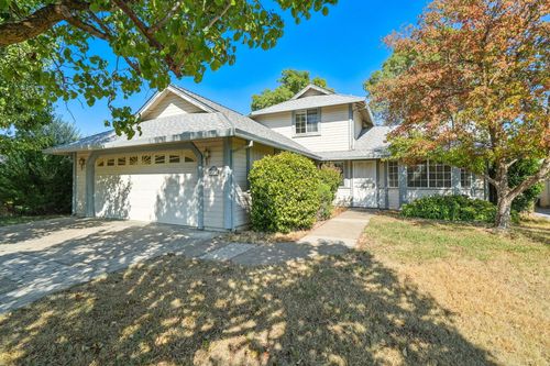843 Montcrest Dr, Redding, CA, 96003-5059 | Card Image