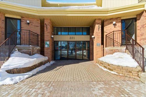 213-221 N Park St, Belleville, ON, K8P5A6 | Card Image