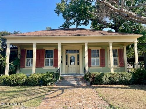 764 Water St, Biloxi, MS, 39530-4220 | Card Image