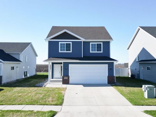 1221 46th Ave S, Moorhead, MN, 56560-7092 | Card Image