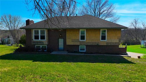 6470 Se Horseshoe Dr, Holt, MO, 64048-8201 | Card Image