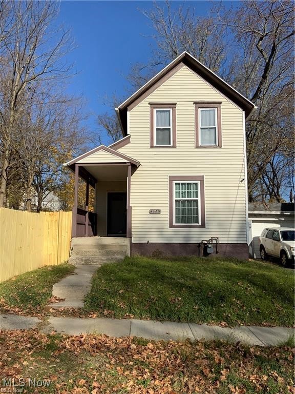 Lillian St, Akron, OH 44307