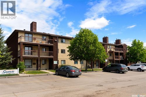 206-31 Rodenbush Dr, Regina, SK, S4R8C7 | Card Image