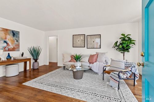1829 Wright St, Santa Rosa, CA, 95404-2933 | Card Image