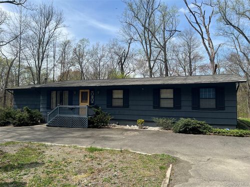 11 Canada Hill Dr, Garrison, NY, 10524-3028 | Card Image