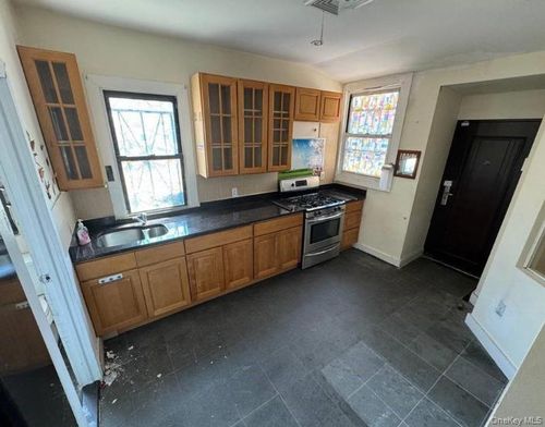 2567 Poe Pl, Bronx, NY, 10458-8800 | Card Image
