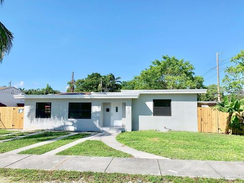 2407 Dewey St, Hollywood, FL, 33020-5871 | Card Image