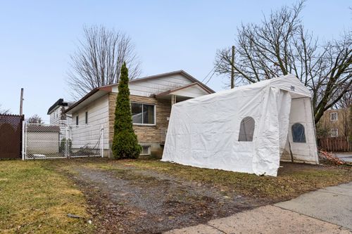 846 Rue Duvernay, Longueuil (Le Vieux-Longueuil), QC, J4K4L2 | Card Image