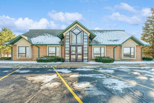 1745 S Eastwood Dr, Woodstock, IL, 60098-4656 | Card Image