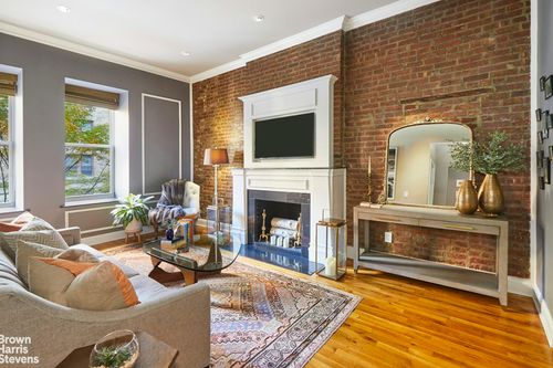 2d-304 W 88th St, New York, NY, 10024-2247 | Card Image