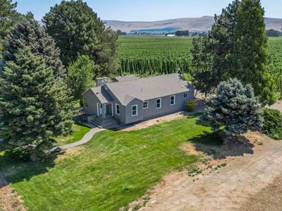 2-ACRES-SHOP-VIEWS - 34405 N Crosby Road, Home with 3 bedrooms, 2 bathrooms and null parking in Prosser WA | Image 2