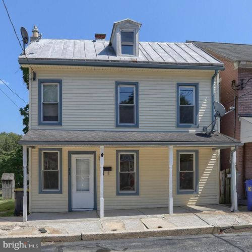 31 S Front St, WOMELSDORF, PA, 19567-1306 | Card Image