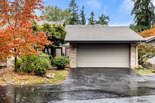 6524 Ne 171st Pl, Kenmore, WA, 98028-3932 | Card Image