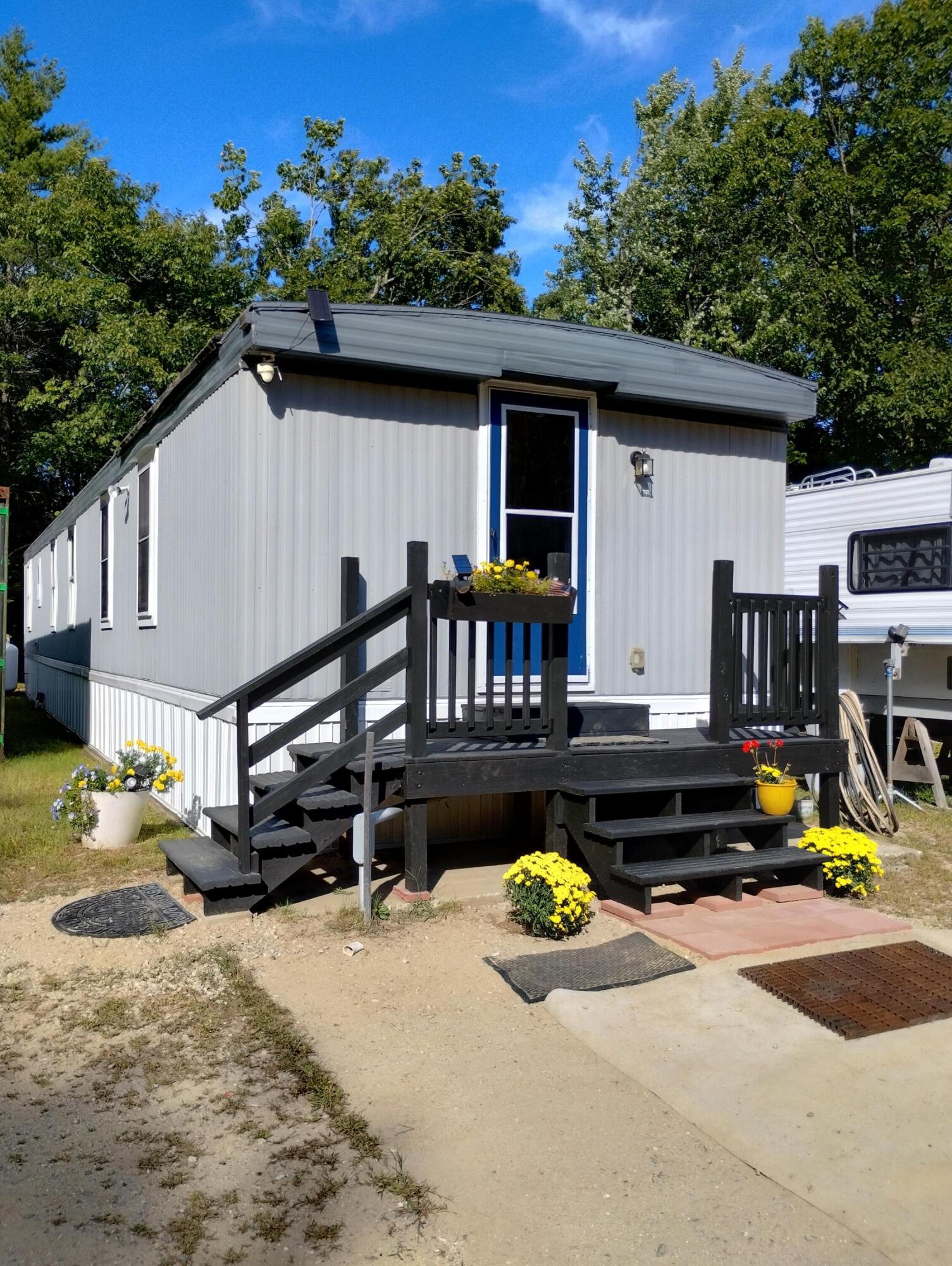 Ledgewood Dr, Hollis Center, ME 04042