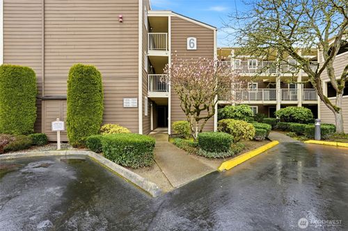 6-201-15846 Ne Leary Way, Redmond, WA, 98052-4329 | Card Image