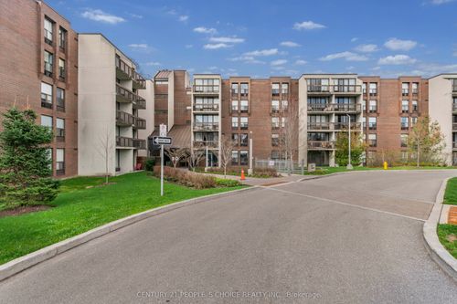105-20 Fashion Row, North York, ON, M2N6B5 | Card Image