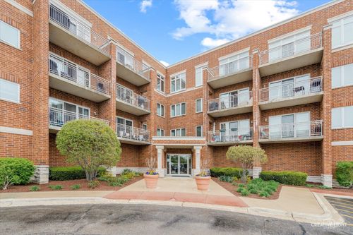 apt-402-515 Main St, West Chicago, IL, 60185-3020 | Card Image