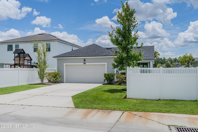 575 Buttonwood Loop, House other with 3 bedrooms, 2 bathrooms and null parking in Yulee FL | Image 44