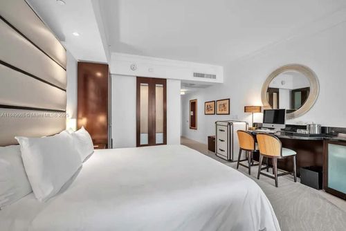 918-4391 Collins Ave, Miami Beach, FL, 33140-3212 | Card Image