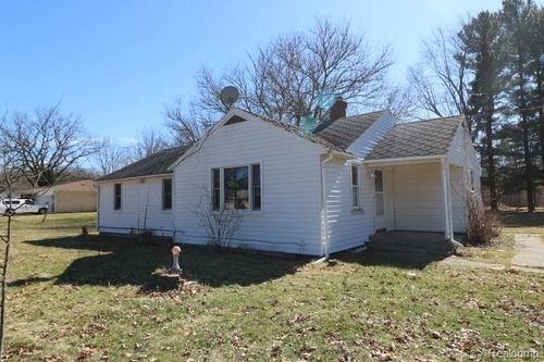 5184 E Mount Morris Rd, Mount Morris, MI, 48458-9721 | Card Image