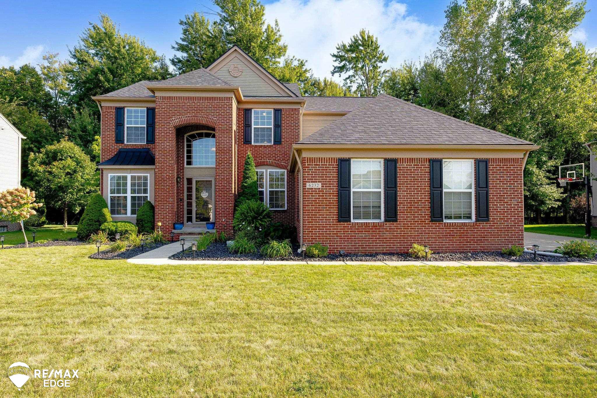 Opal Ln, Grand Blanc, MI 48439