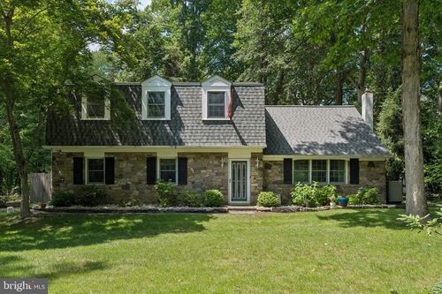 302 W Ferry Rd, Yardley, PA, 19067-2046 | Card Image
