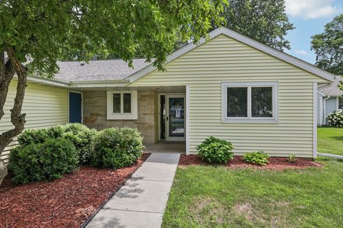 405 Lawn St, CAMBRIDGE, WI, 53523-8905 | Card Image
