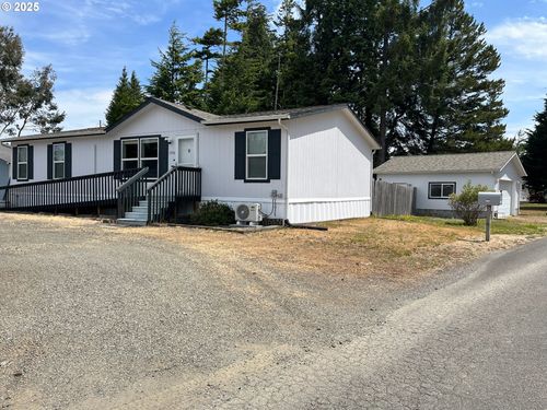 1750 28th Ct, Coos Bay, OR, 97420-3571 | Card Image